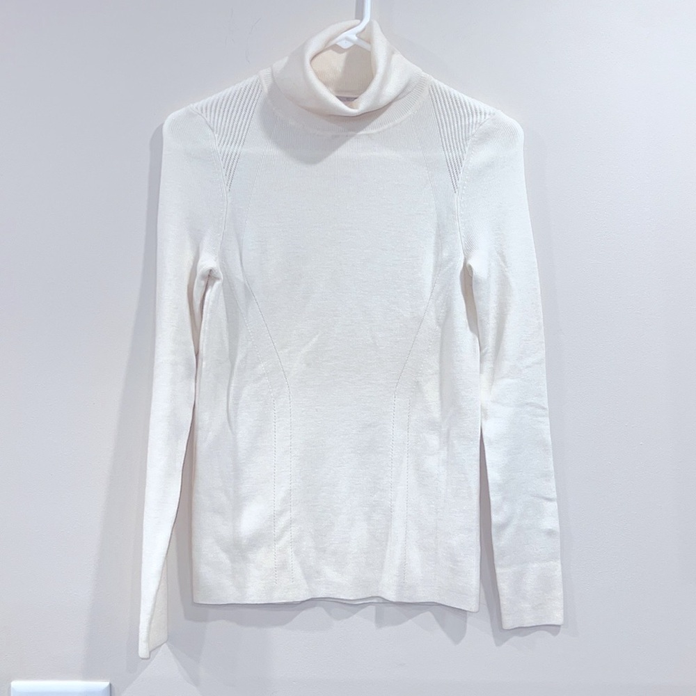 🔥ATHLETA Elegant Cream Turtleneck Sweater🔥